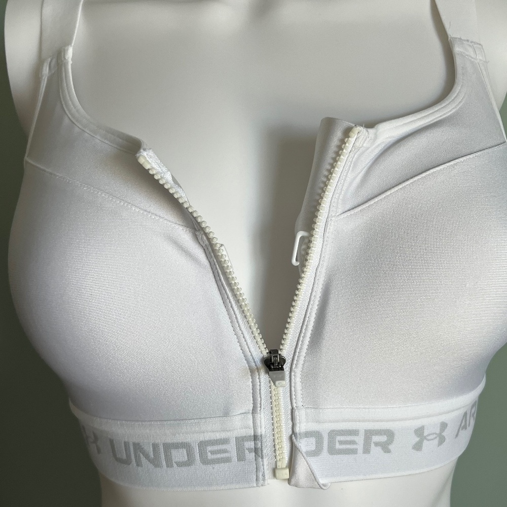 NWOT UnderArmour Zip Front Padded Compression Sports Bra 32D
